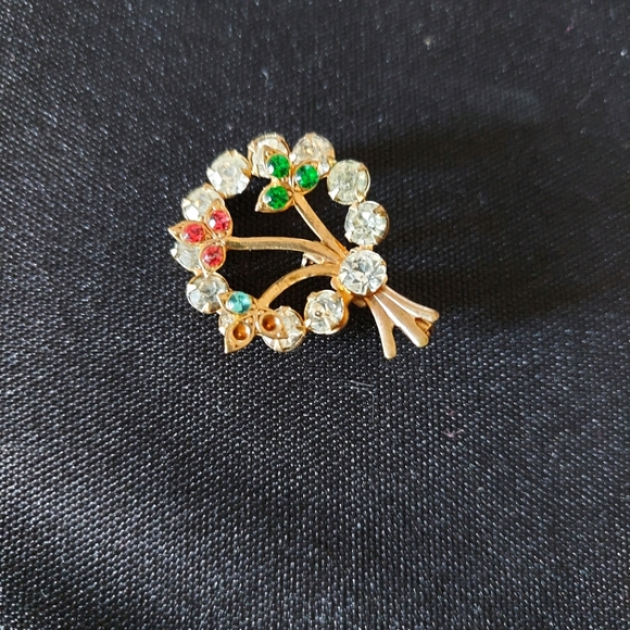 Jewelry - Antique brooch
